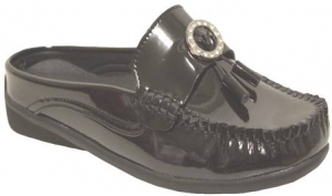 Girls Slippers w/ Tassle