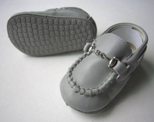 Moccasin Cow Leather w/ Chain-Gray