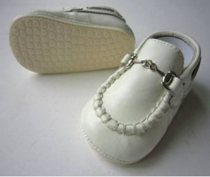 Moccasin Cow Leather w/ Chain-Ivory